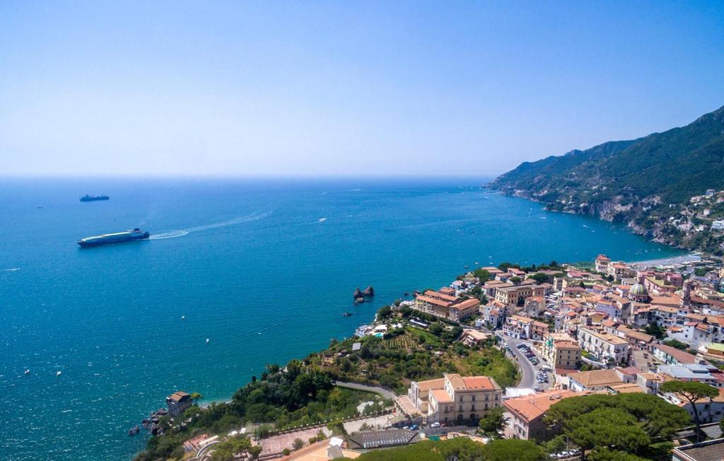 Willa Casa Gabriella - Amalfi Coast - Free Parking - Full Sea View Vietri Zewnętrze zdjęcie
