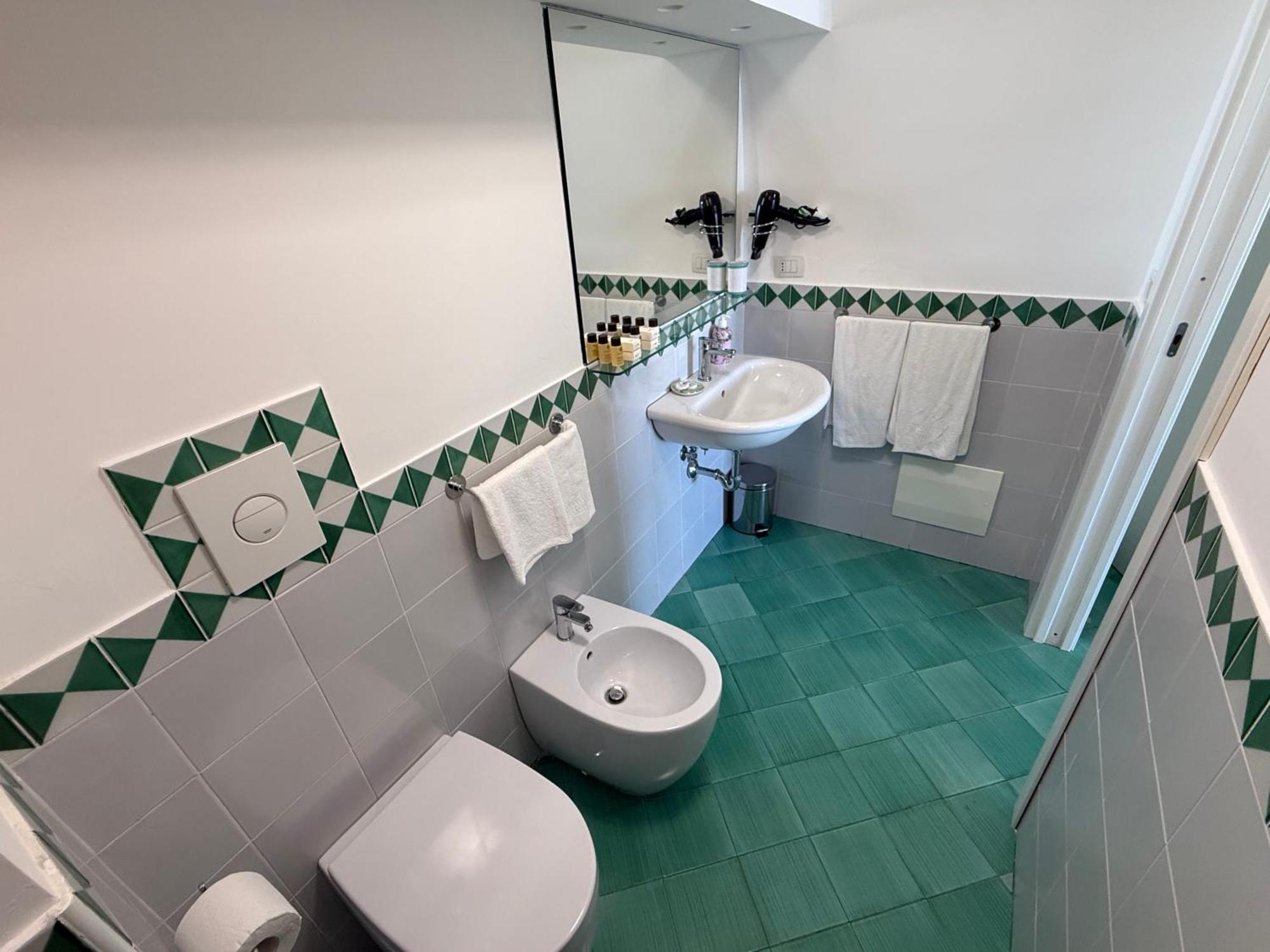Willa Casa Gabriella - Amalfi Coast - Free Parking - Full Sea View Vietri Zewnętrze zdjęcie