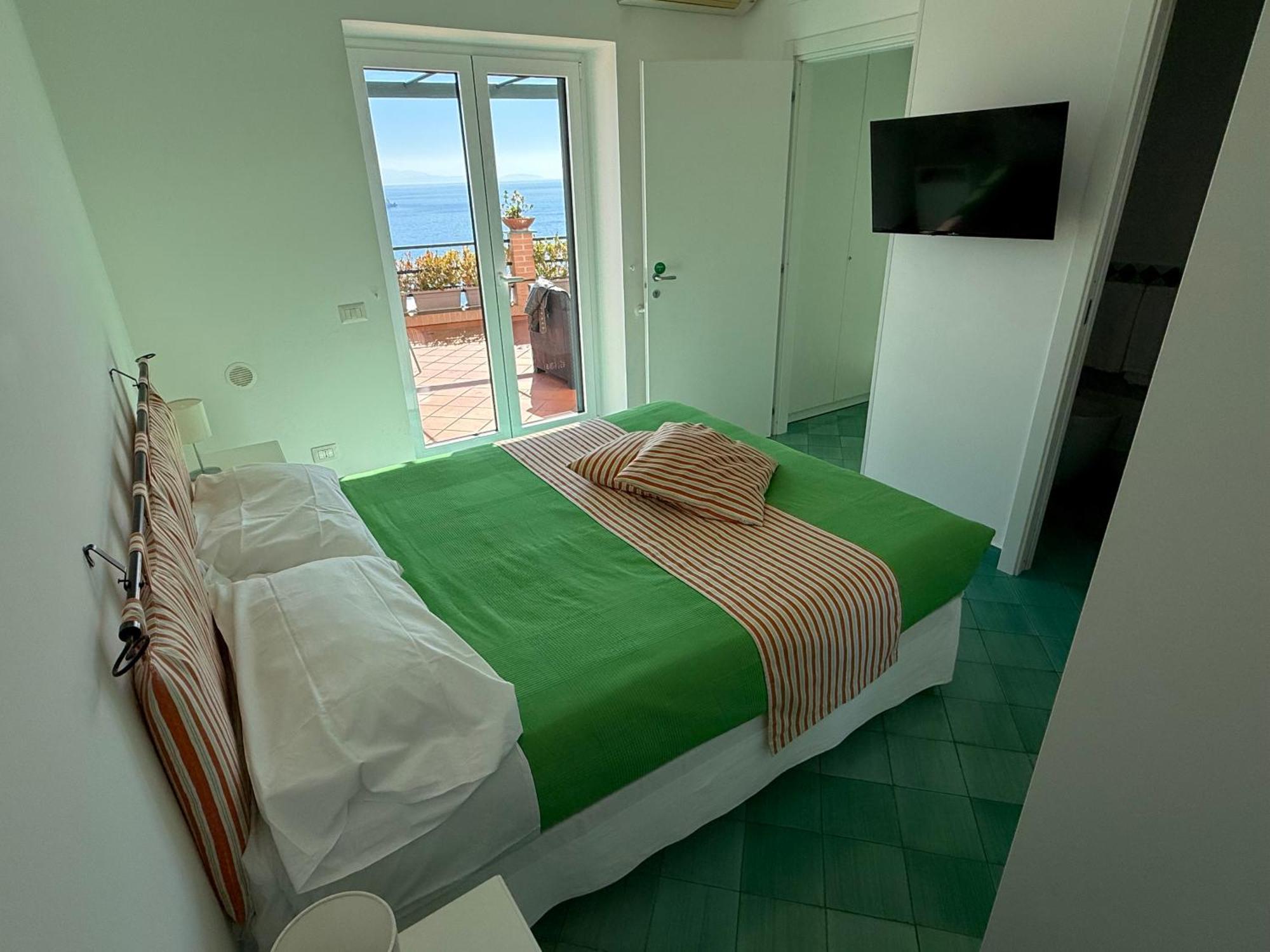 Willa Casa Gabriella - Amalfi Coast - Free Parking - Full Sea View Vietri Zewnętrze zdjęcie