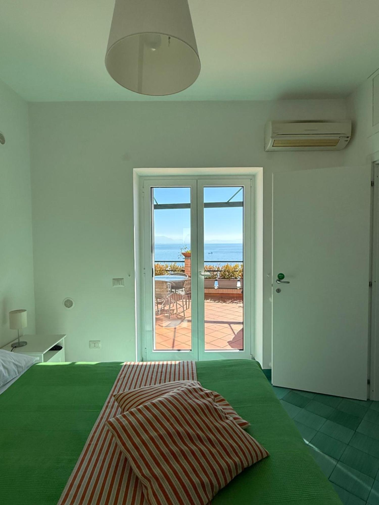 Willa Casa Gabriella - Amalfi Coast - Free Parking - Full Sea View Vietri Zewnętrze zdjęcie