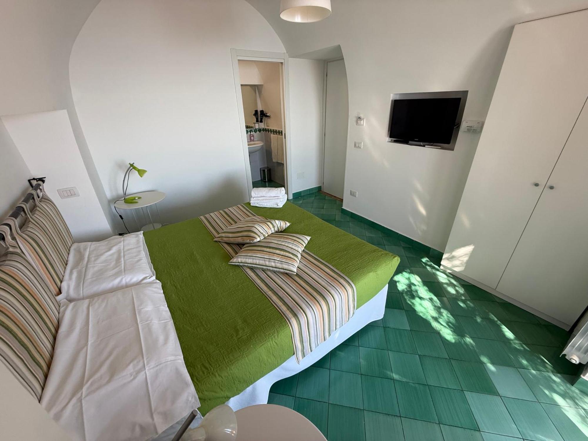 Willa Casa Gabriella - Amalfi Coast - Free Parking - Full Sea View Vietri Zewnętrze zdjęcie